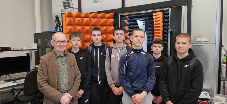 Laboratorium Techniki Radiowej Identyfikacji Obiektów RFID